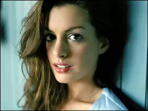 Anne Hathaway, Spojrzenie