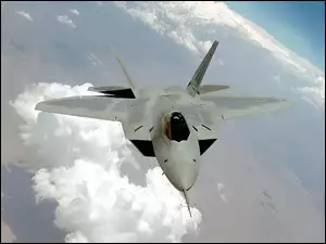 F-22 Raptor, Chmury