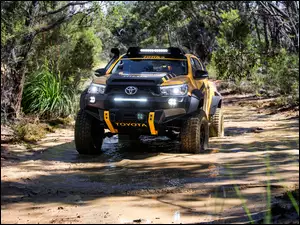 Toyota Hilux Tonka rocznik 2017 w ekstremalnych warunkach