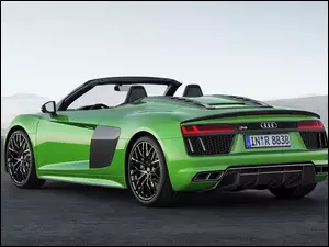 Zielone Audi R8 Spyder V10 Plus rocznik 2018