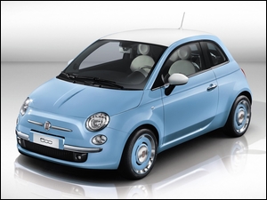 Zabytkowy samochód Fiat 500 z roku 1957