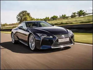 Samochód Lexus LC 500h z roku 2017