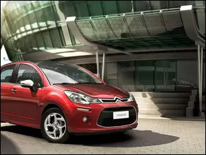 Czerwony Citroen C3
