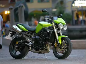 Naked, Triumph Street Triple