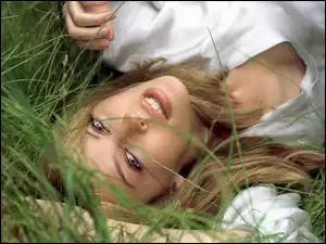Kylie Minogue, Trawa