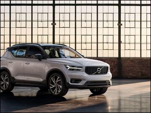 Samochód Volvo XC 40 z 2018 roku