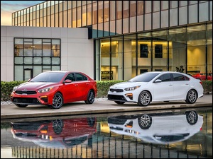 Dwa KIA 2019 Forte Two