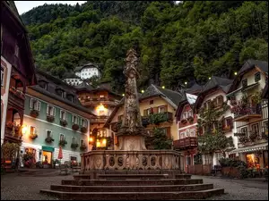 Rynek w górskim Hallstatt