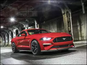 Samochód Ford Mustang GT rocznik 2018