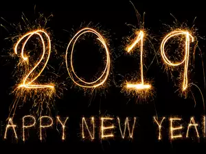 Napis Happy New Year 2019 na czarnym tle