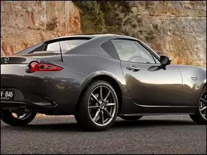 Samochód Mazda MX5 rocznik 2017