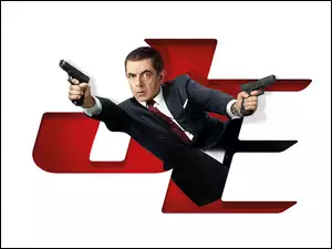 Rowan Atkinson z bronią