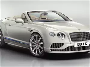 Bentley ustawiony przodem bez dachu