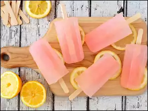 Pomarańczowe lody z owocami
