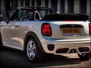 Samochód Mini John Cooper