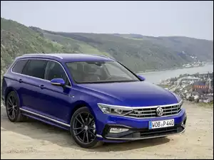 Volkswagen Passat B8 Variant, Niebieski
