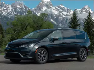 Chrysler Pacifica II