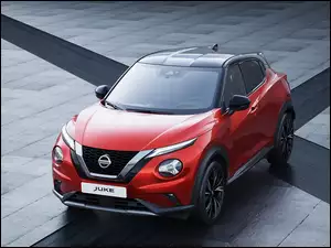 Przód, Czerwony, Nissan Juke II, Druga generacja