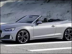 Srebrne Audi A5 Cabriolet