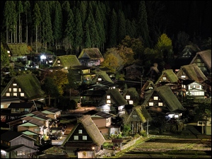 Wioska Shirakawa nocą