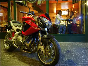 Upside Down, Benelli Tornado Naked TRE 1130, Zawieszenie