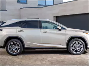 Lexus z napędem hybrydowym