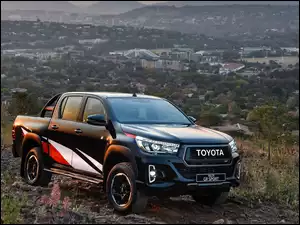 Toyota Hilux GR Sport, Czarna
