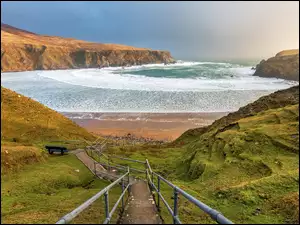 Irlandia, Silver Strand Horseshoe Beach, Malin Beg, Plaża, Barierki, Zejście, Zatoka, Morze, Klify, Hrabstwo Donegal