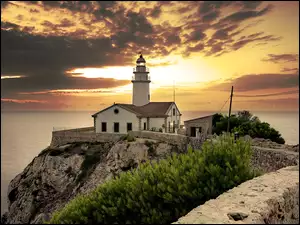 Latarnia morska w Cala Ratjada na Majorce