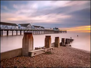 Southwold, Anglia, Molo Southwold Pier, Zachód słońca, Morze Północne, Domki