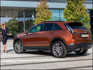 Kobieta, Cadillac XT4 350D