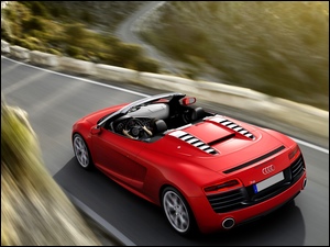 Audi R8 czerwone