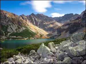 Górskie jezioro Morskie Oko w Tatrach