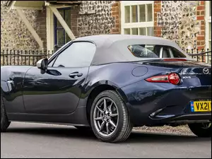 Bok, Mazda MX-5, Tył