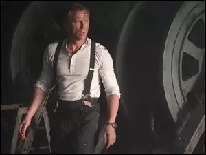 Daniel Craig w scenie filmu Nie czas umierać