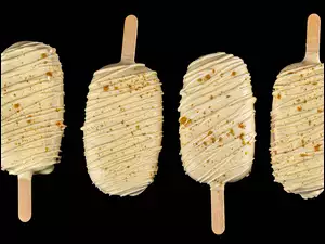 Cztery, Lody, Patyki, Karmel