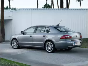 Podjazd, Srebrny, Skoda Superb