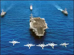 Lotniskowiec floty wojennejUSS CarlVinson w akcji