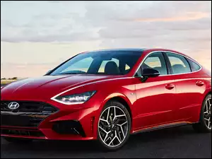 Czerwony Hyundai Sonata N Line rocznik 2021