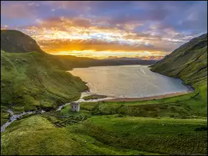 Jezioro Altan Lough i góry Derryveagh