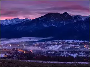 Domy, Mgła, Chmury, Drzewa, Góry, Zakopane, Światła, Zima, Zachód słońca, Tatry, Polska