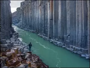 Bazaltowe kolumny, Islandia, Kanion, Kamienie, Vidhirholl, Skały, Rzeka, Studlagil Canyon