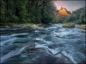 Góry i rzeka Cleddau River