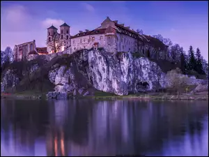 Opactwo Benedyktów nad rzeką Wisła