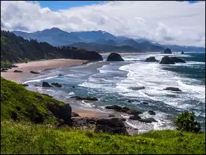 Stany Zjednoczone, Park stanowy Ecola, Cannon Beach, Plaża, Drzewa, Morze, Skały, Góry, Rośliny, Oregon