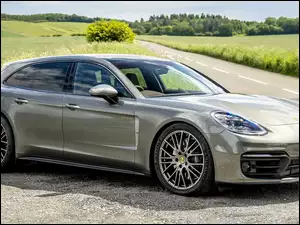 Porsche Panamera E-Hybrid Sport Turismo Platinum Edition