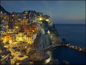 Domy, Włochy, Oświetlone, Morze, Manarola
