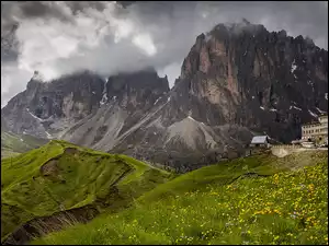 Góry, Dolomity, Łąka, Włochy, Dom, Chmury, Alpy