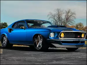 Ford Mustang Patriarc Ringbrothers z 1969 roku po tuningu