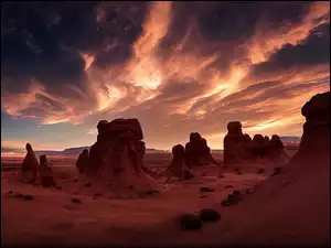 Goblin Valley State Park, Stany Zjednoczone, Skały, Chmury, Utah, Dolina Goblinów, Zachód słońca, Pustynia San Rafael